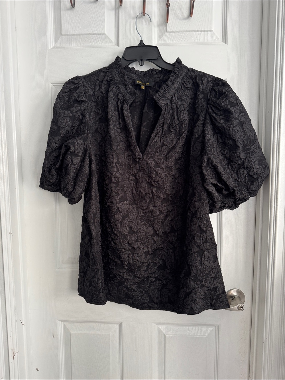 Sugarlips Black Puff-Sleeve Jacquard Top